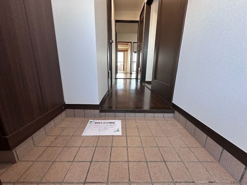フレグランス松飛台の玄関