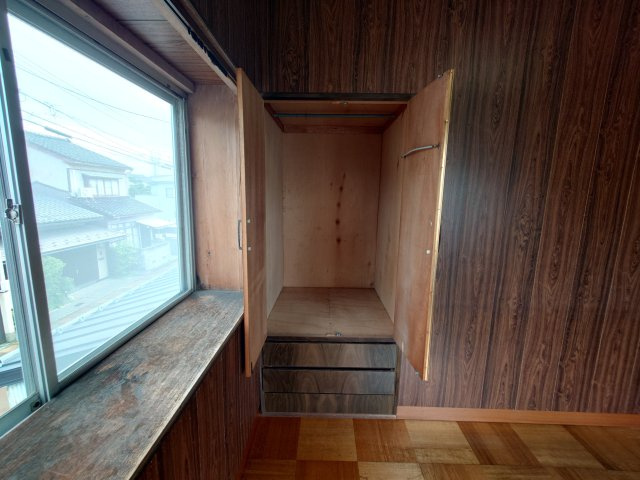 東岩瀬町貸家の収納