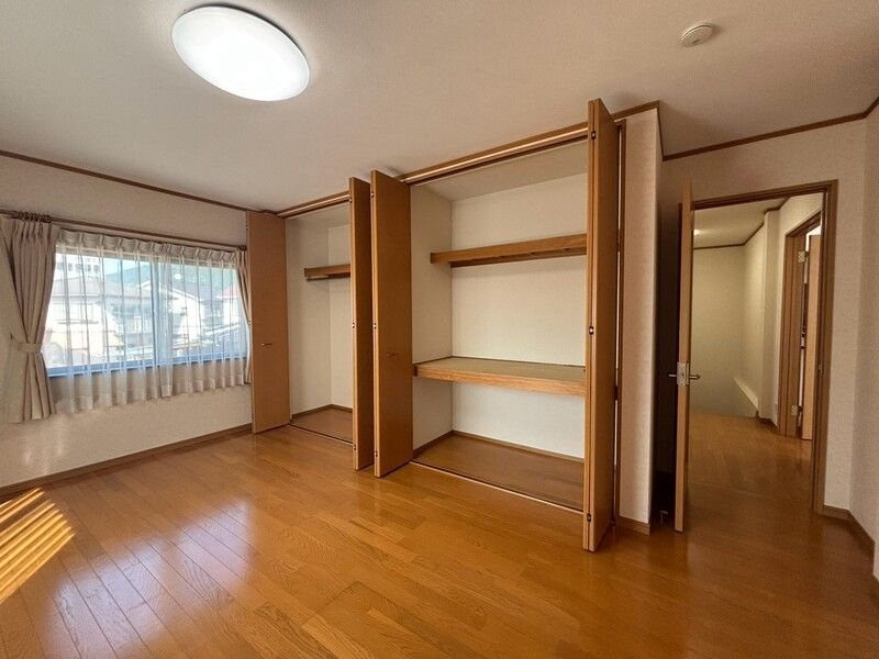 潮崎邸貸家の収納