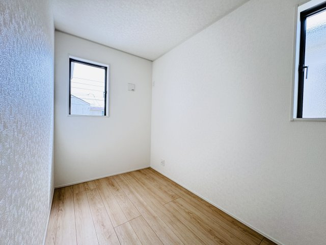 松戸市六高台６丁目新築戸建【六実小学校：7分】の洋室|3.5帖洋室
