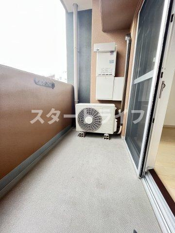 大阪市東淀川区東中島４丁目の賃貸マンションのバルコニー