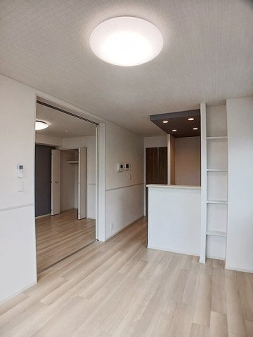 【居間・リビング】 | セントラルガーデンハウス | こちらの居間で趣味の時間をお楽しみください