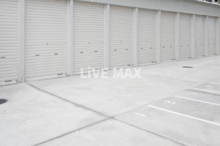 ★ガレージ付バイク置場