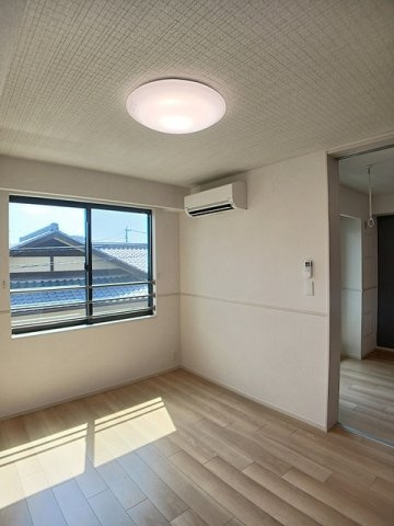 【居間・リビング】 | セントラルガーデンハウス | こちらのリビングで趣味の時間をお楽しみください