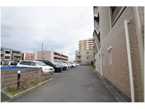 パセオ上牧の駐車場