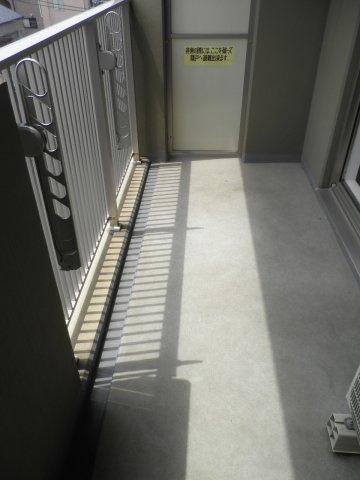 ライジングプレイス浅草弐番館のバルコニー