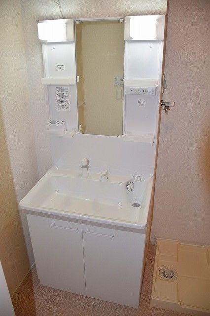 ビバーチェ　中割の洗面所