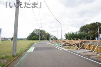 【前面道路含む現地写真】 | 【仲介手数料無料！！】日野市新町5丁目　新築戸建て（全9棟）C号棟　4790万円