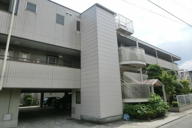 リバーサイド多摩の外観
