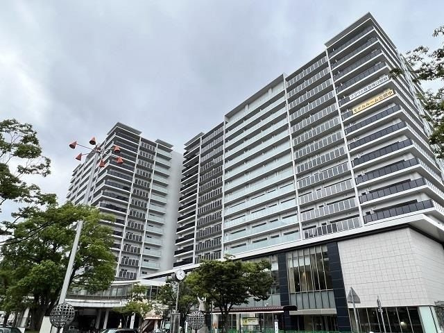 プラウド阪急塚口駅前