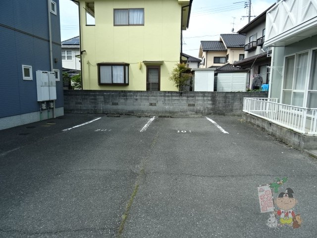 フレグランスみしまの駐車場