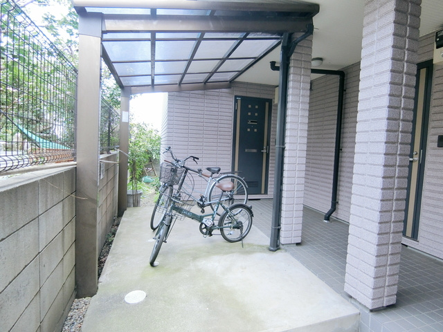 ボヌール井草のその他共用部分|★屋根付きの駐輪場です★