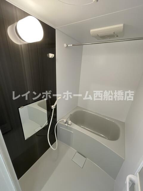 習志野市藤崎２丁目のアパートの浴室
