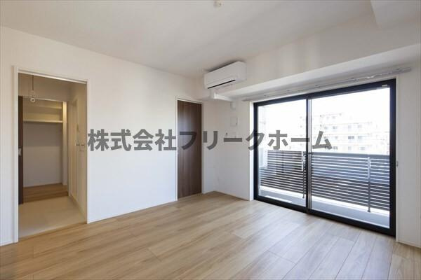 小金井市梶野町５丁目の賃貸マンションの居間・リビング