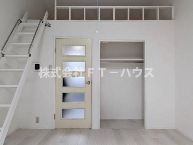 ローズアパート３８番館（Ｒ－０３８）の居間・リビング
