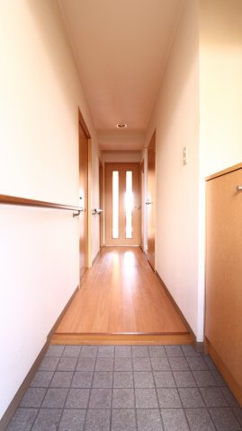 クレール塩屋の玄関