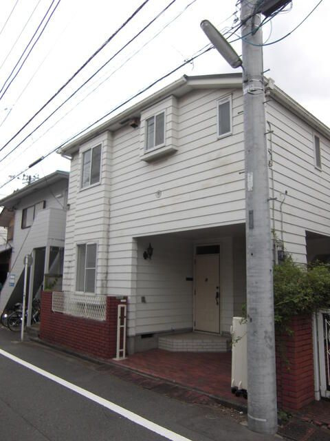駒沢戸建ての外観