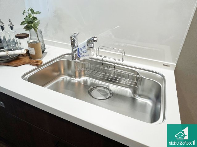 宝塚セントポリアの設備|蛇口の先端に浄水器を内蔵しています！原水と浄水、お湯と冷水、シャワーの切替えがワンタッチなので用途によって使い分けられます。