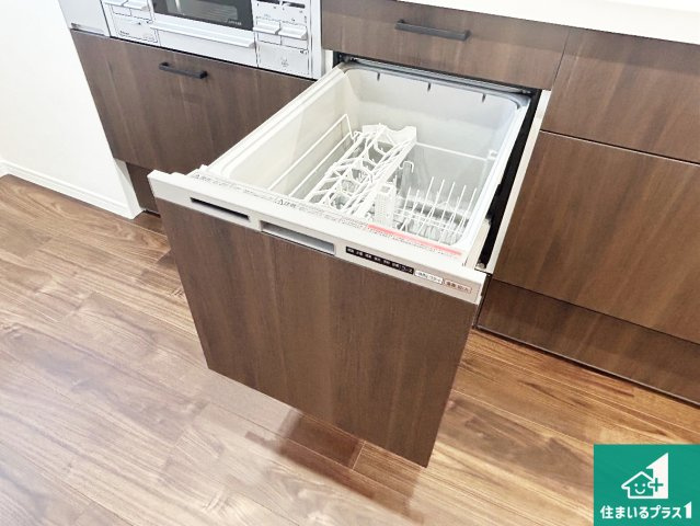 宝塚セントポリアの設備|食事後の一仕事、食器洗いをボタン一つでお任せできちゃいます！場所を取らないビルトイン式なので、お料理スペースもしっかり確保！