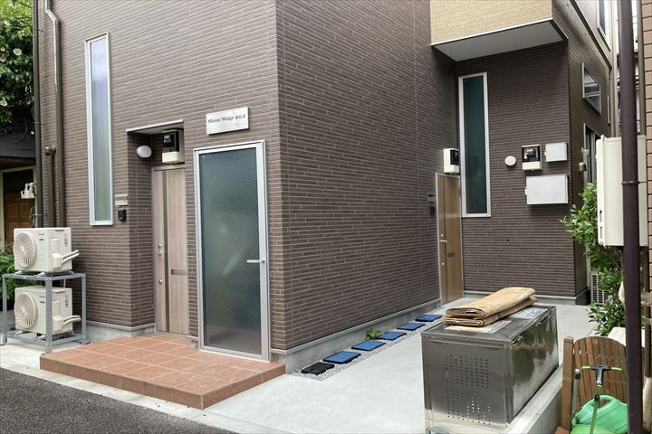 シャイン・ステージ東長崎のエントランス