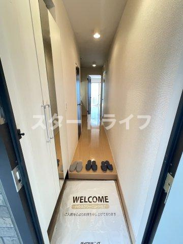 大阪市淀川区木川西１丁目のアパートの玄関
