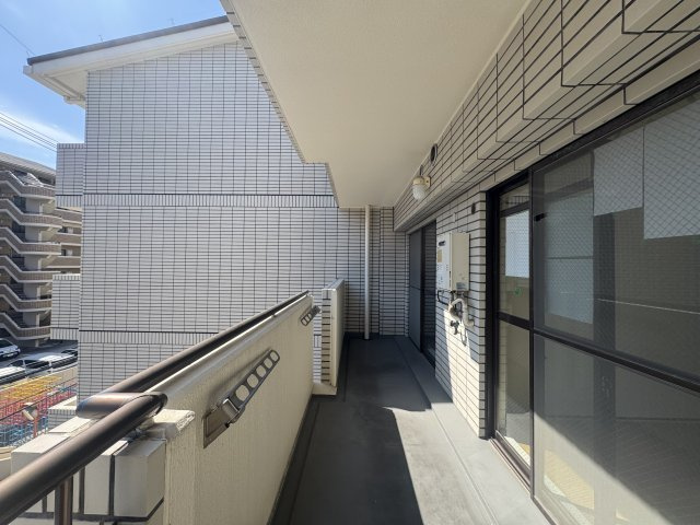 豊中市西緑丘２丁目の賃貸マンションのバルコニー