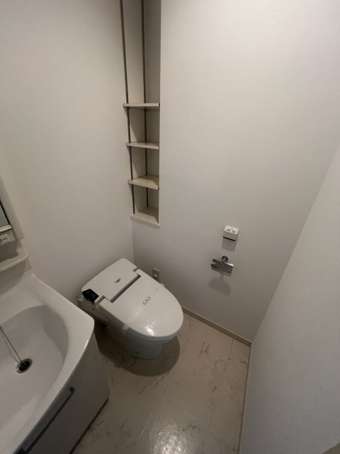 プライム西荻窪のトイレ|落ち着いたトイレです