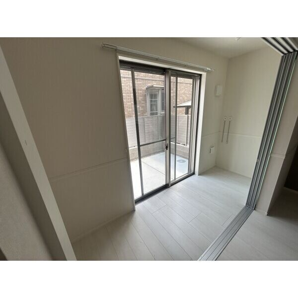 キャトルセゾン高田寺のバルコニー