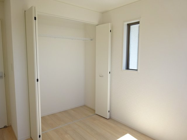 クレイドルガーデン前橋市公田町第１　２号棟の収納|【イメージ画像】２階洋室３収納です