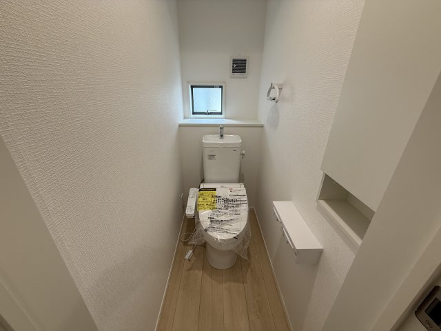 クレイドルガーデン前橋市公田町第１　２号棟のトイレ|【イメージ画像】1階トイレです。清潔感のある白を基調としています。
温水洗浄・便座暖房機能の付いた快適なトイレです☆
