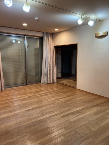 赤羽西4丁目戸建て住宅の居間・リビング