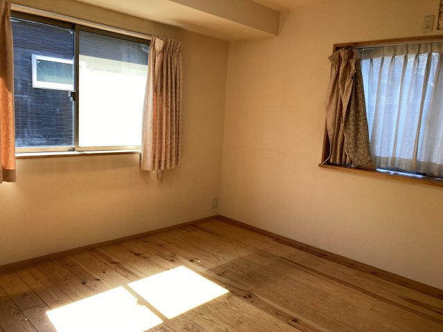 赤羽西4丁目戸建て住宅の洋室