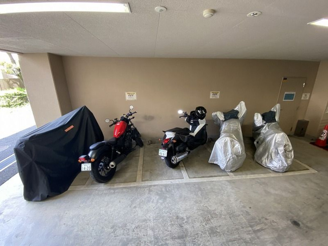 【駐車場】グランハイツ東新宿