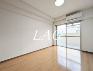 【居間・リビング】 | ドルフケンマート | 洋室のお部屋です。