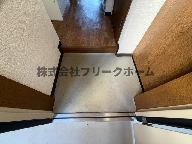 武蔵野市中町１丁目の賃貸マンションの玄関