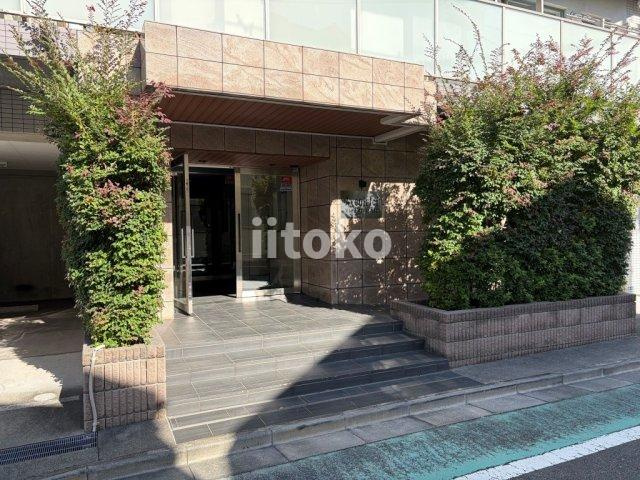 アヴニールイシ南千住のエントランス