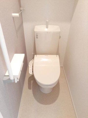 【トイレ】 | グランベルテⅤ | ゆったりとした空間のトイレです