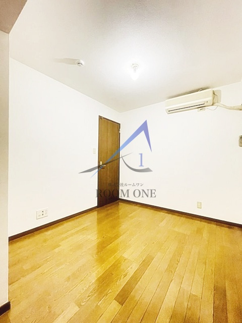 峰マンションの居間・リビング|洋室のお部屋です。