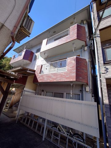 川崎市多摩区菅城下の賃貸マンションの外観