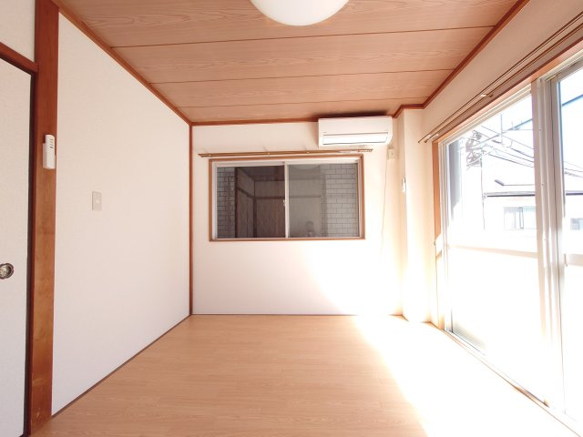川崎市多摩区菅城下の賃貸マンションの居間・リビング