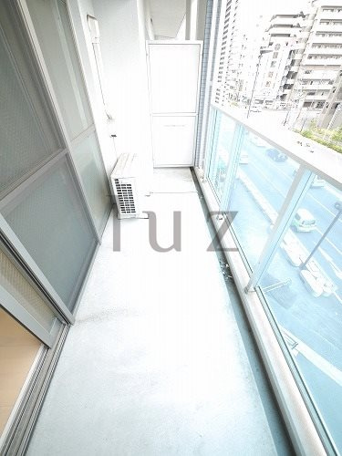 ウェルカーサ横浜中央のバルコニー