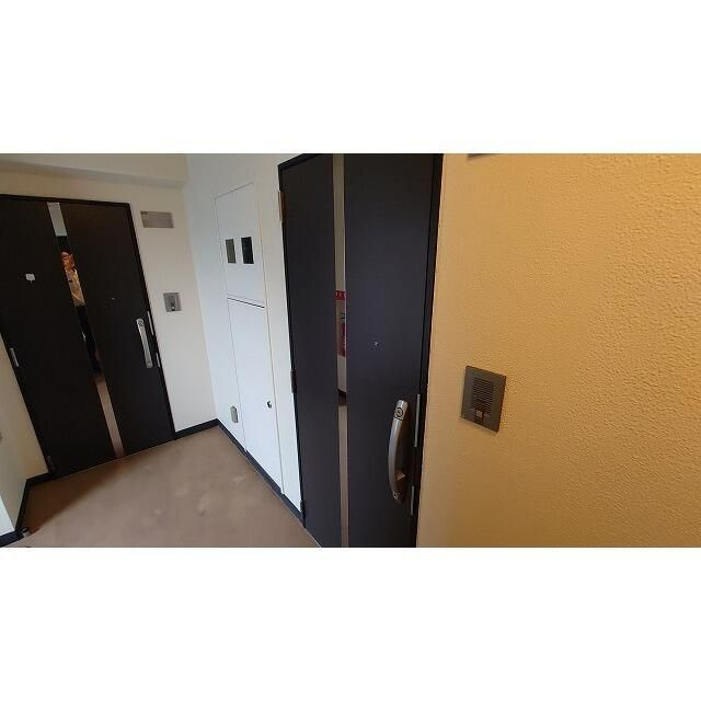 ドゥーシエル桜新町の玄関