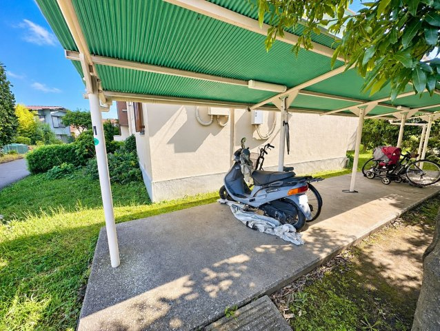 北磯子住宅5号棟のその他|大切なバイクを雨や直射日光から守る♪ 屋根付きの駐輪スペース！