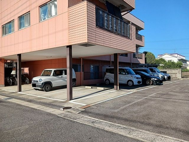ライフステージ湯山　　刈谷市近郊の賃貸ならクラスホーム刈谷店の駐車場