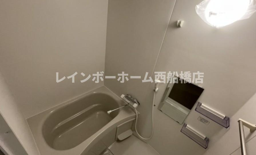 ジーメゾン八千代台の浴室
