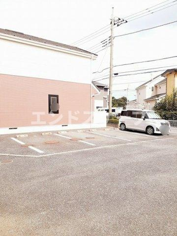 ソレアードＢの駐車場|高崎、前橋のお部屋探しはエンドスケープまで！お客様の理想お聞かせ下さい♪