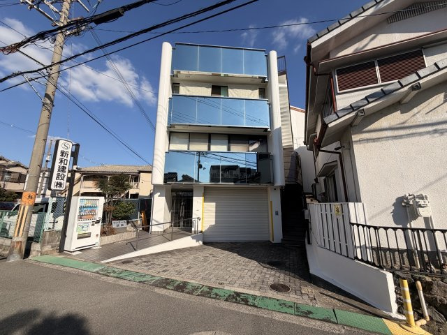 ファミール新和の外観