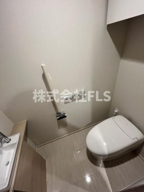 新宿区西新宿５丁目の賃貸マンションのトイレ