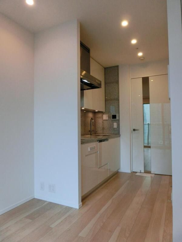 ＴＨＥ　ＲＯＰＰＯＮＧＩ　ＴＯＫＹＯ　ＣＬＵＢ　ＲＥＳＩＤＥＮＣＥの居間・リビング