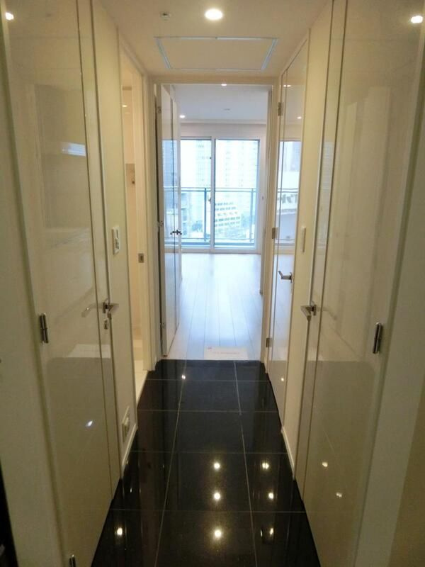 ＴＨＥ　ＲＯＰＰＯＮＧＩ　ＴＯＫＹＯ　ＣＬＵＢ　ＲＥＳＩＤＥＮＣＥの玄関